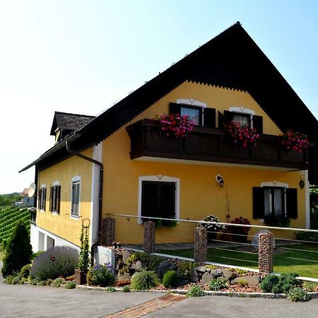Gastehaus Friedrich Apartment Kloch Exterior photo